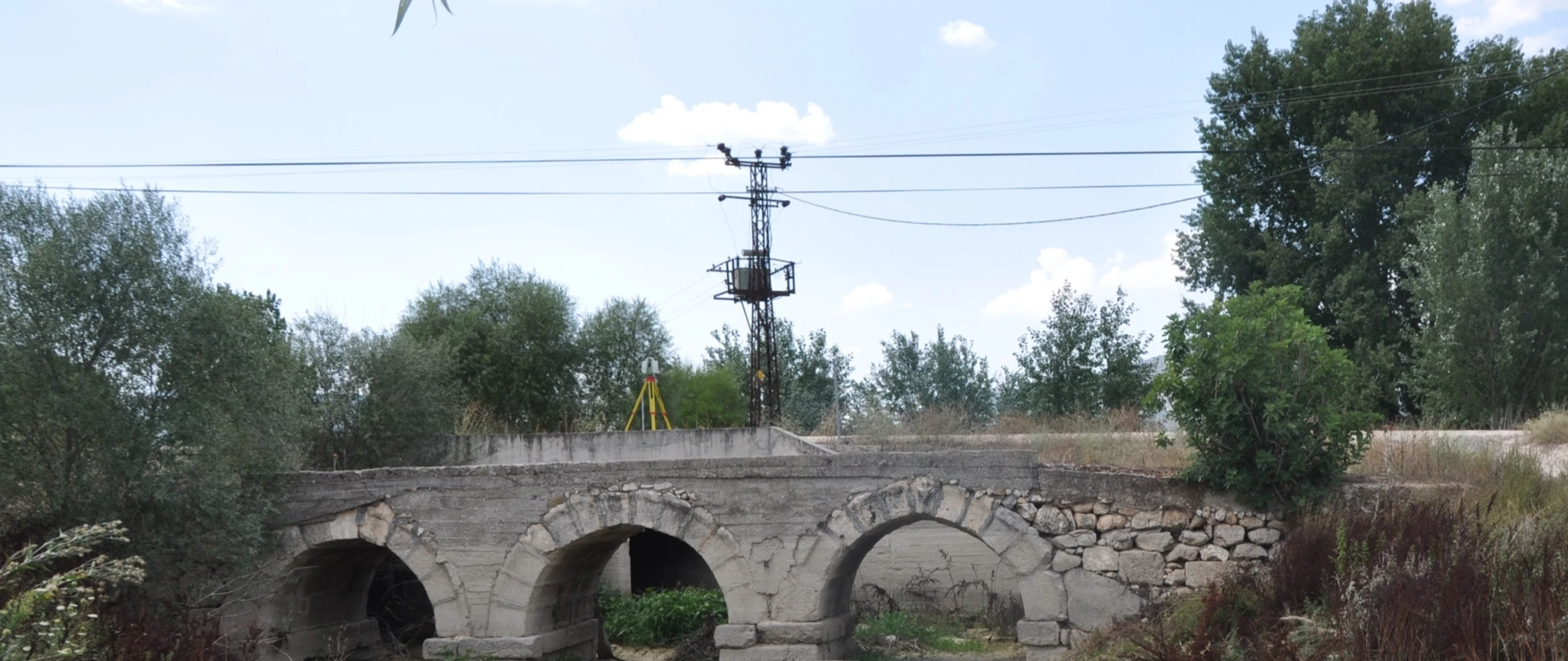 Onaç ve Dağarcık Köprüleri